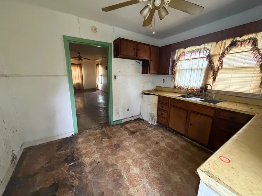 1302 Wisdom Street, Chattanooga, TN 37406 - #3