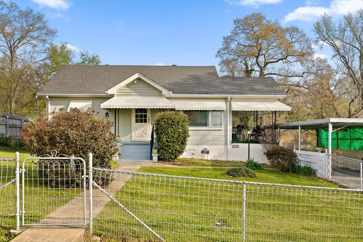 252 Warren Street, Rossville, GA 30741 - #1