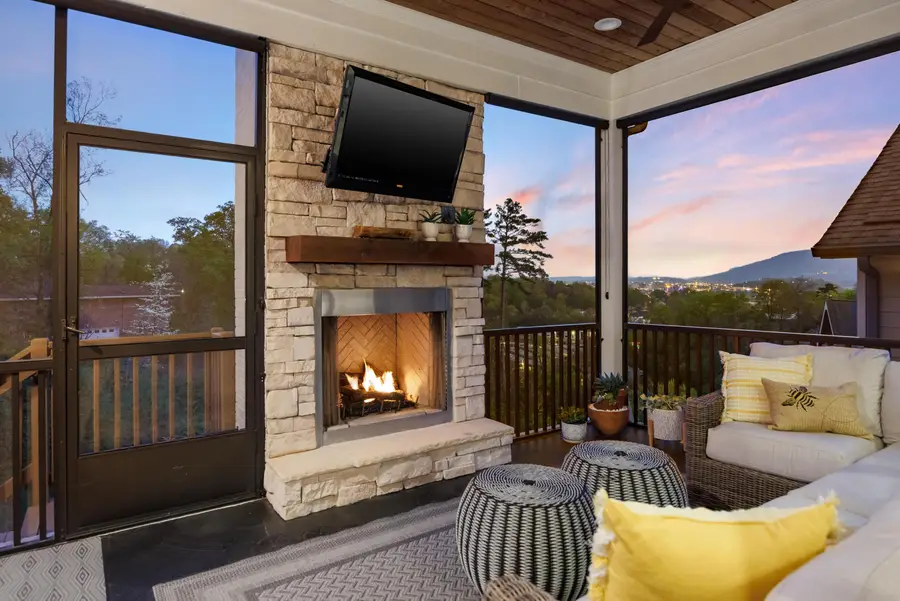 1098 Meroney Street, Chattanooga, TN 37405 - #3