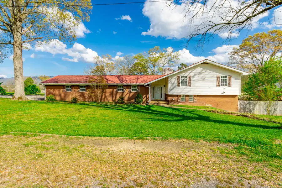 568 Poplar Street, Trenton, GA 30752 - #2