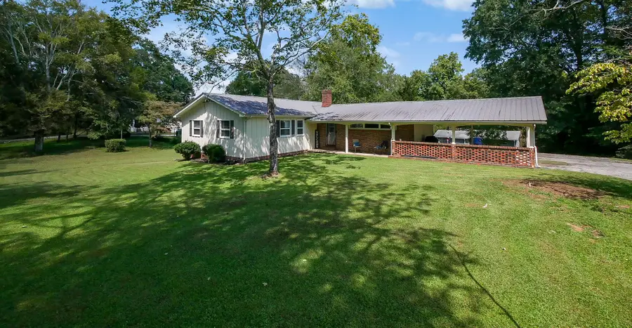 111 Clebourne Avenue, Chickamauga, GA 30707 - #2