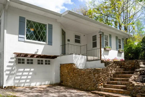 21 Dowlen Road, Hixson, TN 37343