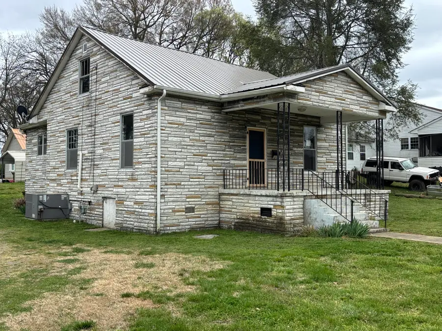 912 N Price Street, Sweetwater, TN 37874 - #3