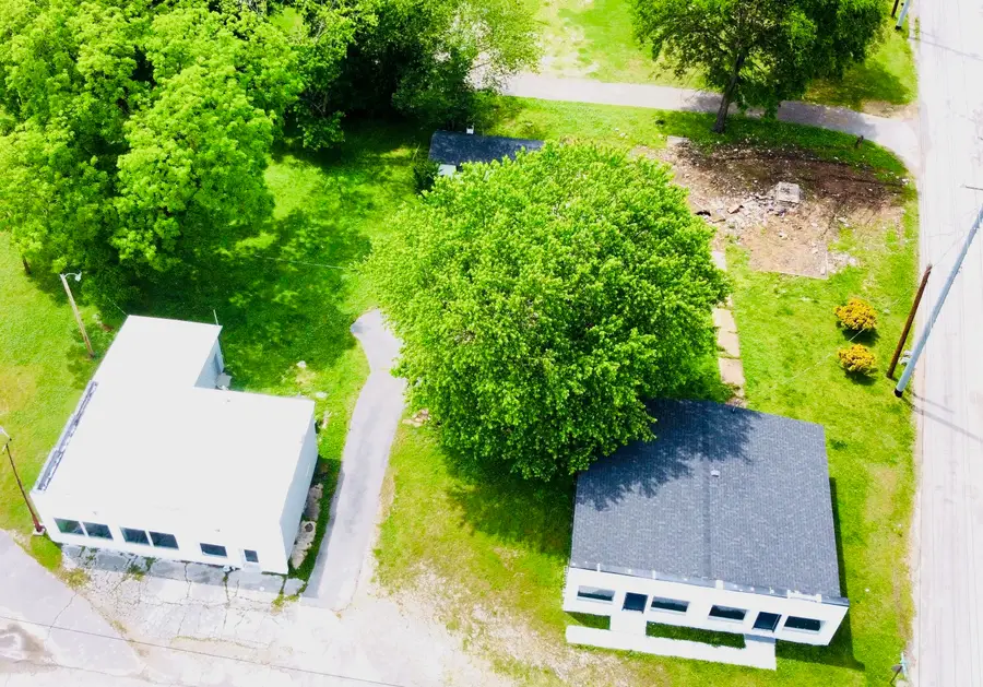 125 W Indiana Avenue, Whitwell, TN 37397 - #3