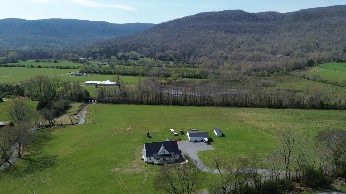 209 W Valley Road, Whitwell, TN 37397 - #1