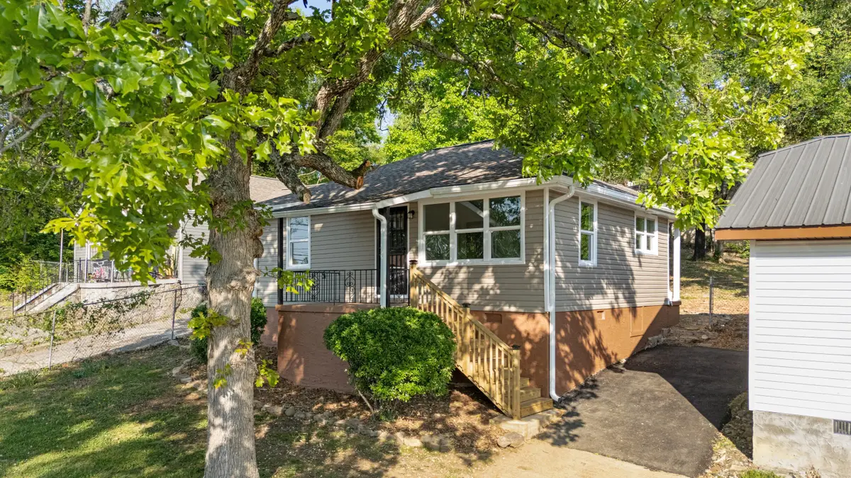 1130 N Chamberlain Avenue, Chattanooga, TN 37406 - #1
