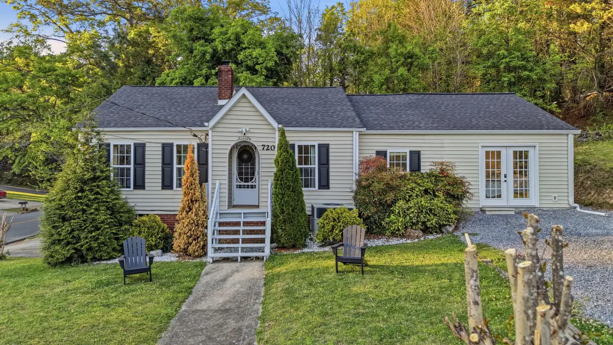 720 Vernon Avenue, Dalton, GA 30720 - #1