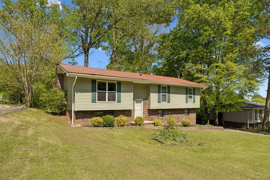 817 S Valleywood Circle, Hixson, TN 37343 - #2