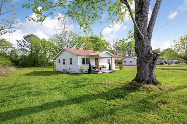 301 High Street, Stevenson, AL 35772