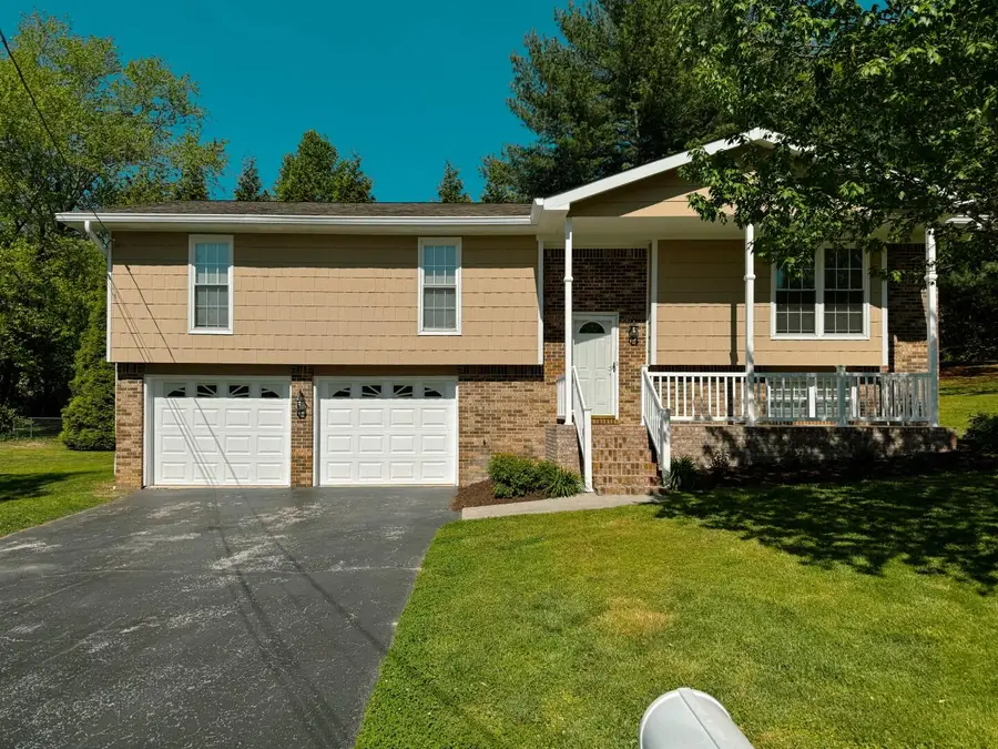 438 Sandalwood Drive, Hixson, TN 37343 - #2