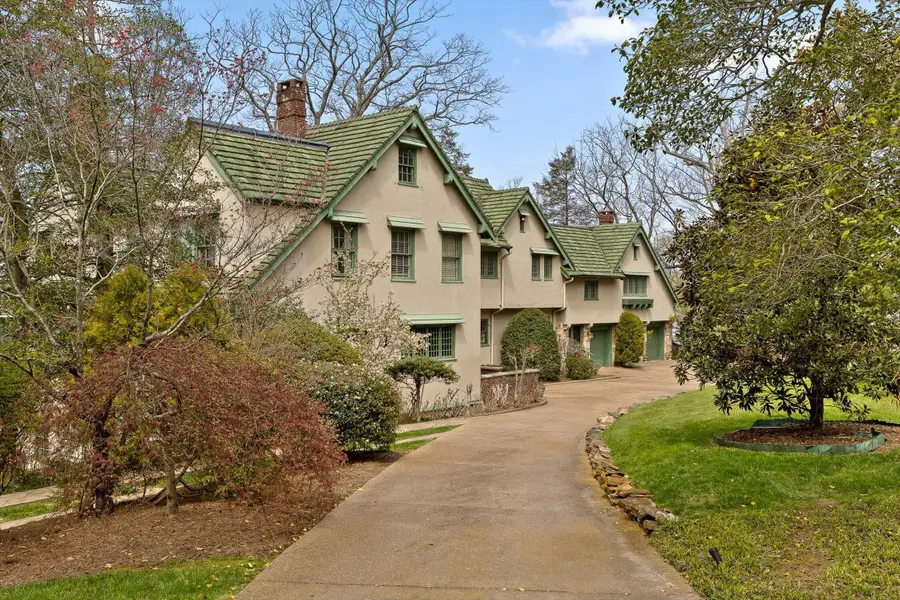 588 W Brow Road, Lookout Mountain, TN 37350 - #2