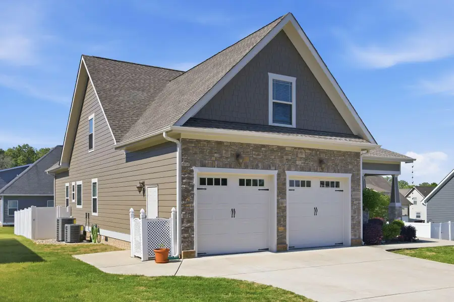 8910 Seven Lakes Drive, Ooltewah, TN 37363 - #2