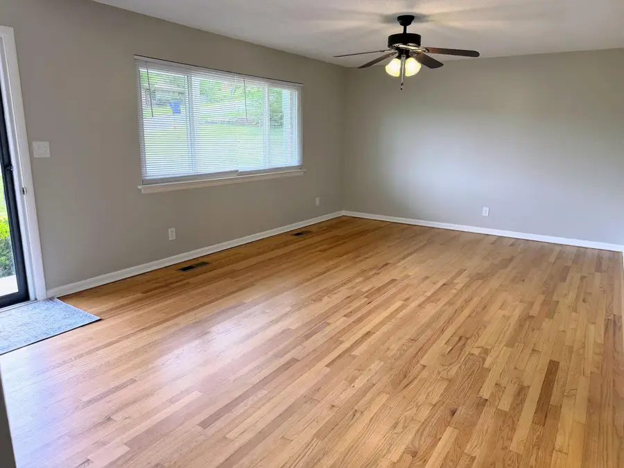 15 Holiday Lane, Chattanooga, TN 37415 - #3