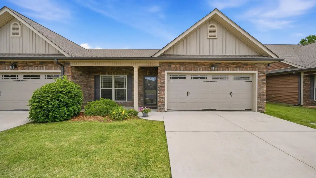 6911 Village Lake Circle, East Ridge, TN 37412 - #1