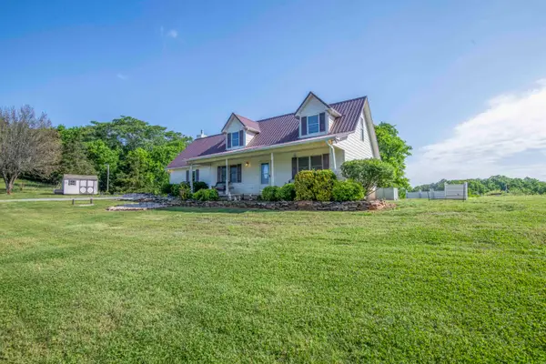 4464 Countryside W, Friendsville, TN 37737
