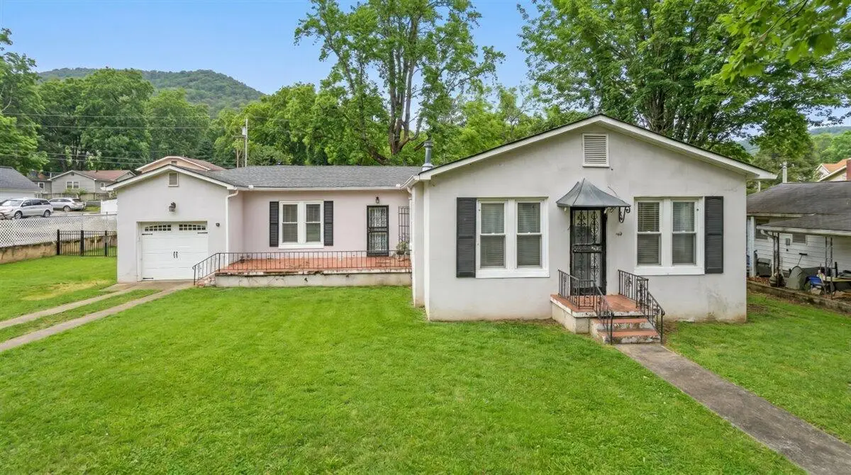 606 Holly Avenue, South Pittsburg, TN 37380 - #1