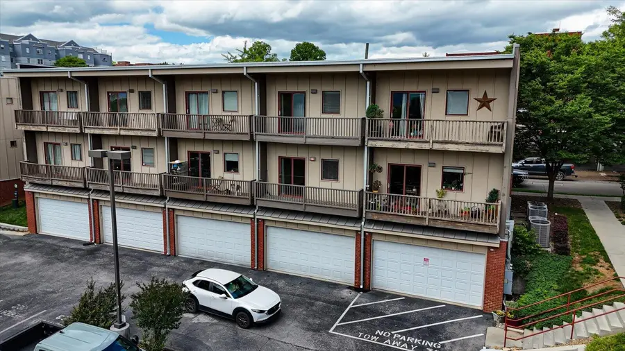 852 E 8th Street, Chattanooga, TN 37403 - #3