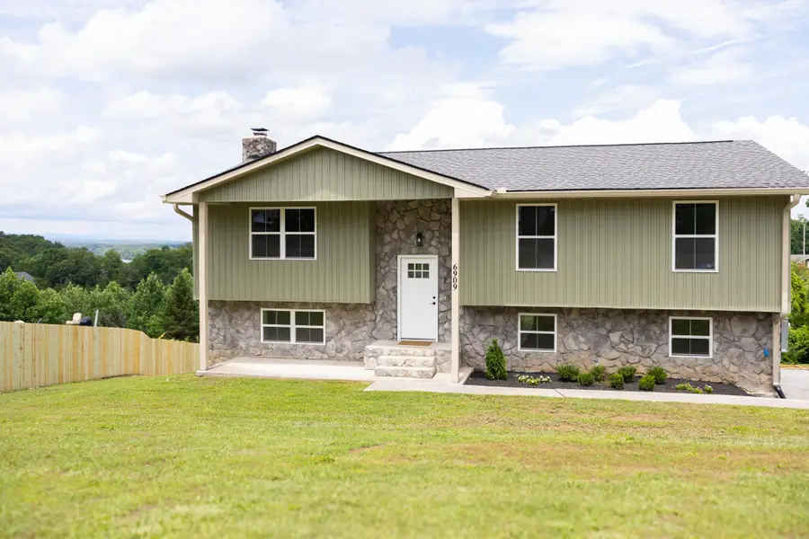 6909 Sandy Cove Drive, Harrison, TN 37341 - #2