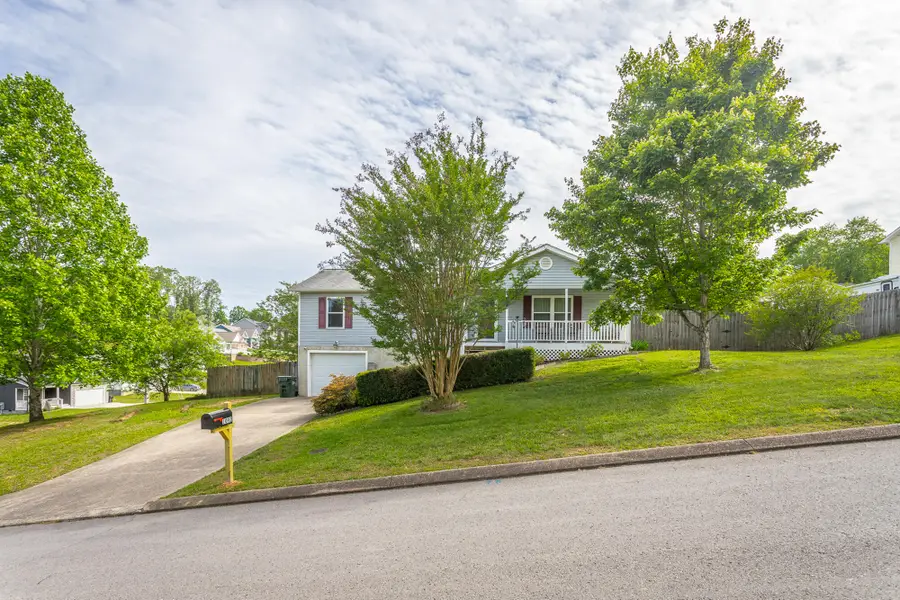 1092 Harvest Knoll Lane, Soddy Daisy, TN 37379 - #2