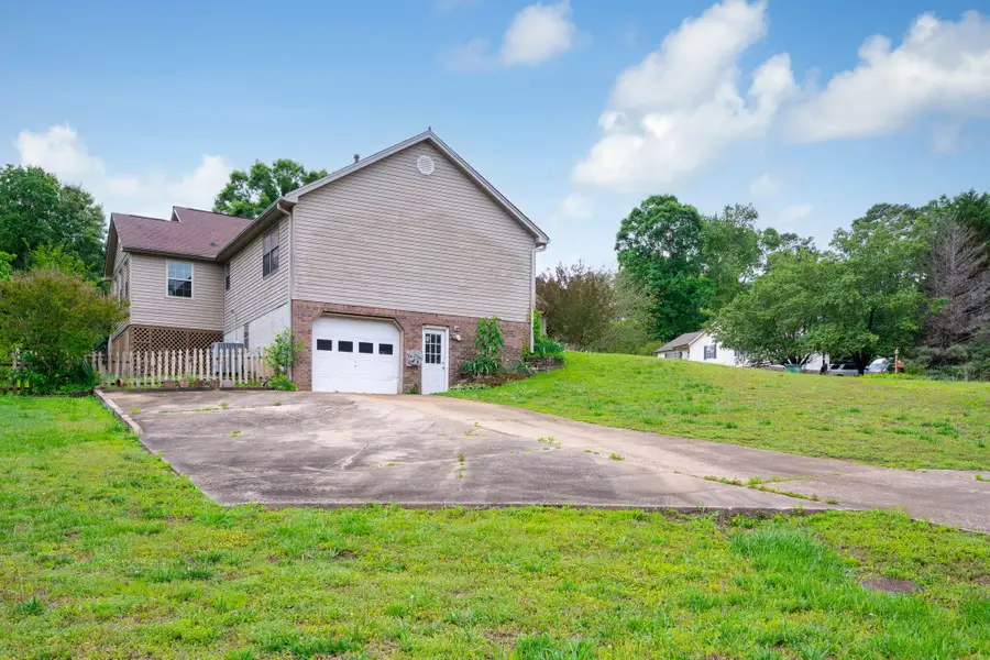 326 Fallen Leaf Drive, Soddy Daisy, TN 37379 - #3