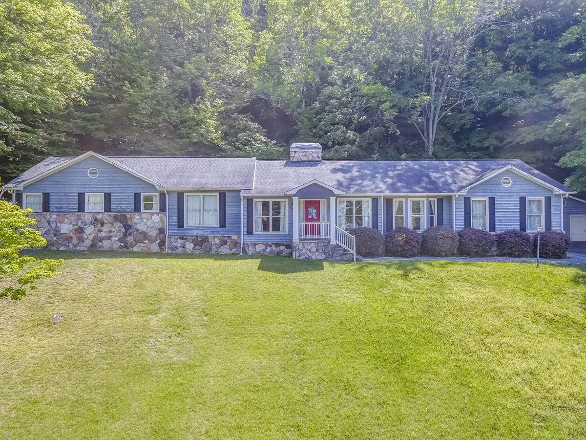 308 N Tibbs Road, Dalton, GA 30720 - #1