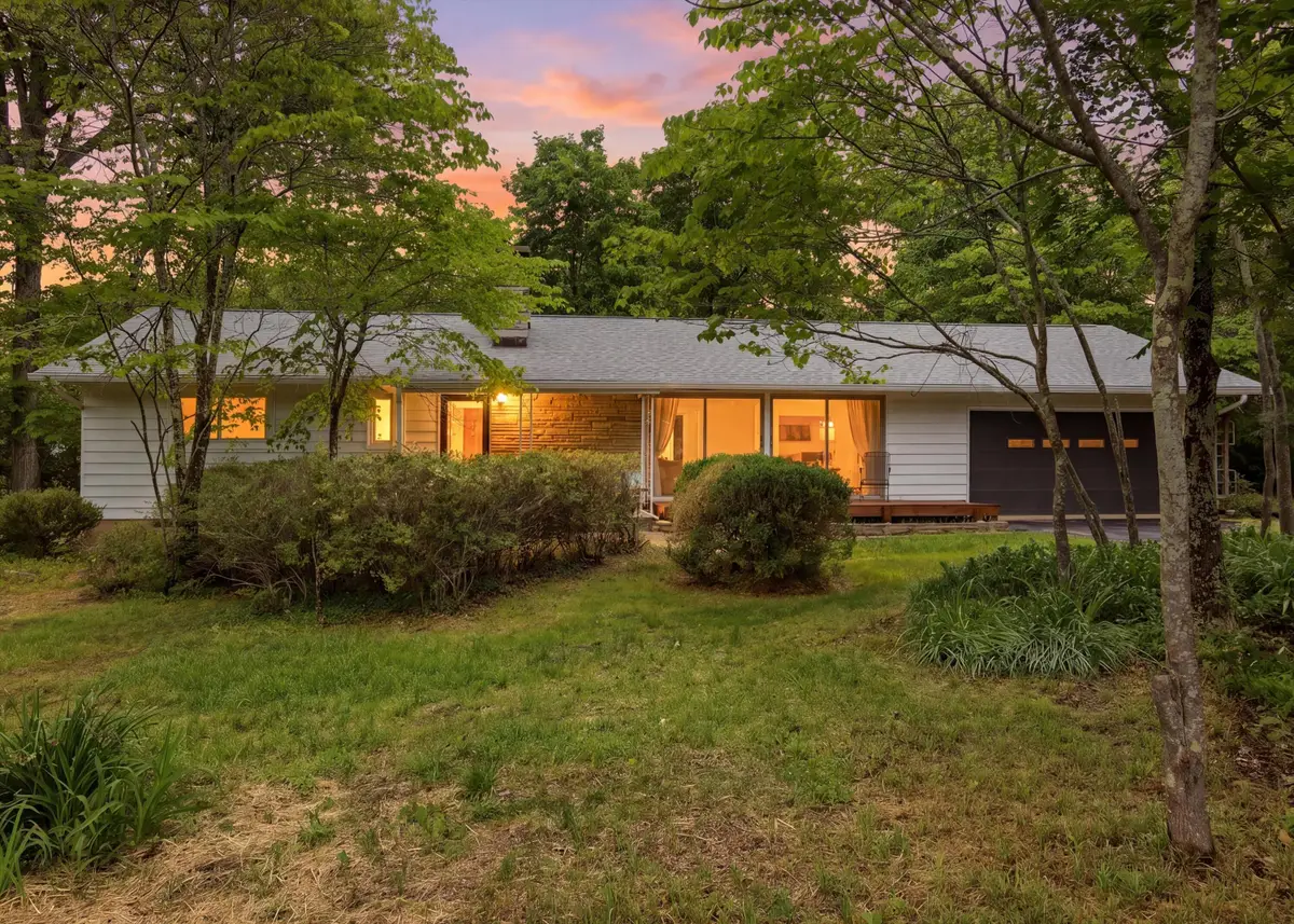 104 Pinehurst Lane, Signal Mountain, TN 37377 - #1