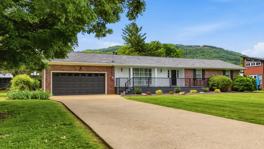 605 Falls View Drive, Hixson, TN 37343 - #2