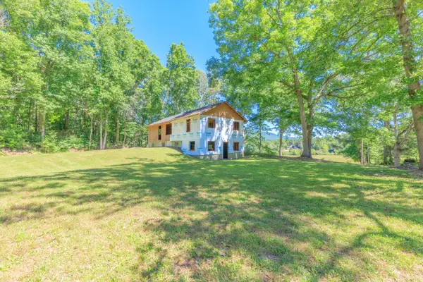 1004 Crow Gap Road, Chickamauga, GA 30707