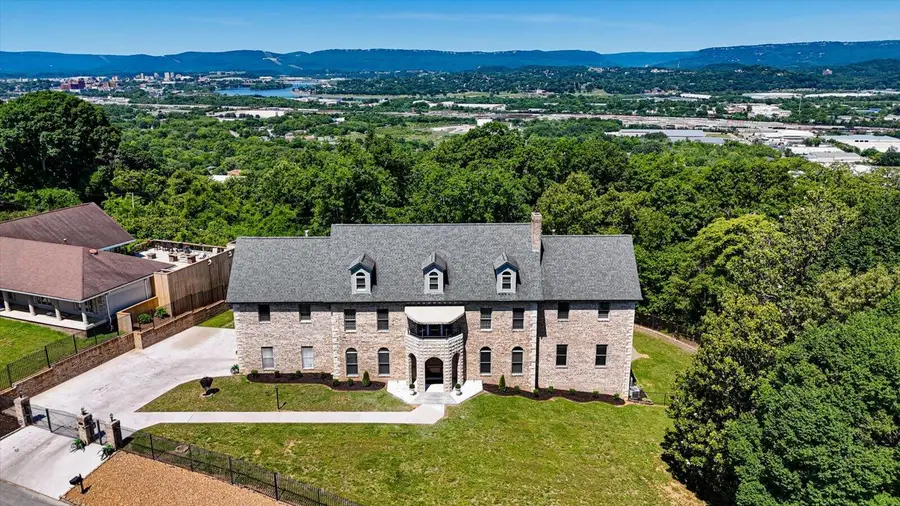 551 N Crest Court, Chattanooga, TN 37404 - #2