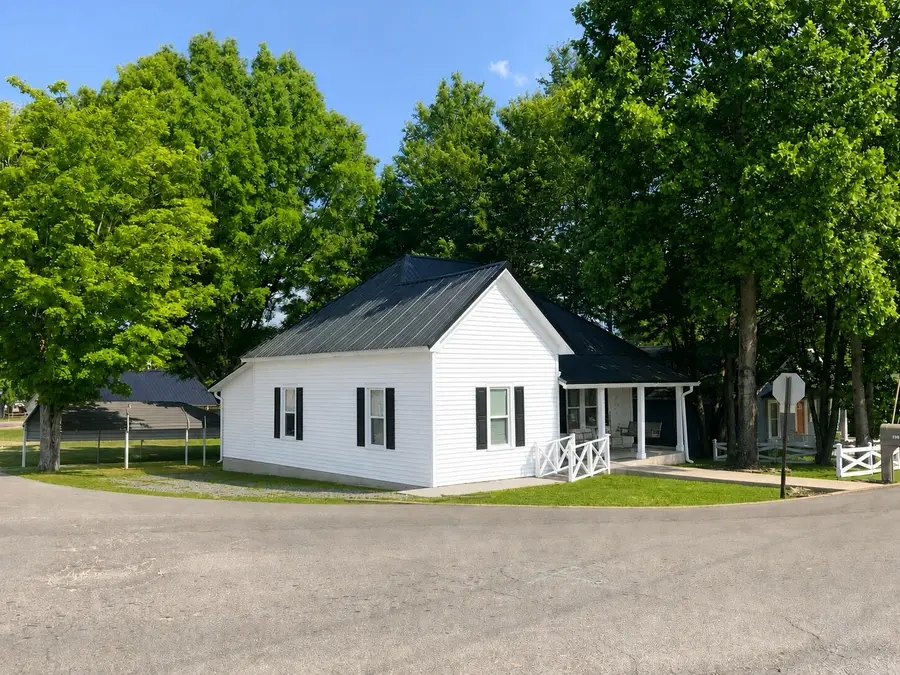 306 N Cherokee Street, La Fayette, GA 30728 - #3