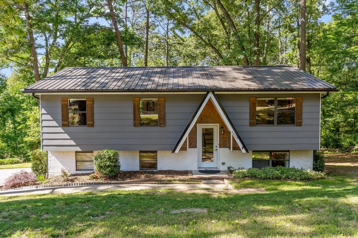 1609 Wendy Circle, Soddy Daisy, TN 37379 - #1