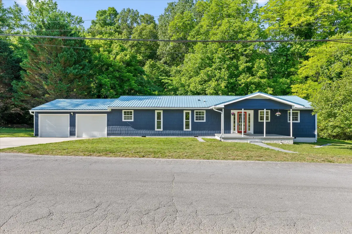 5 E Wotring Street, Rossville, GA 30741 - #1