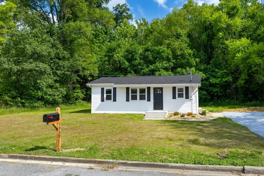 5909 Clark Avenue, Chattanooga, TN 37421 - #3