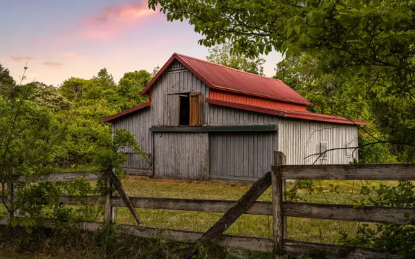 Address Withheld By Seller, Signal Mountain, TN 37377