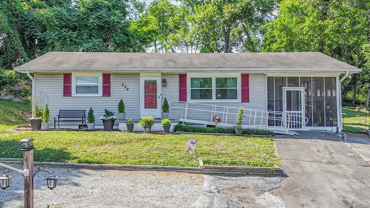 254 Midway Avenue, Rossville, GA 30741 - #1