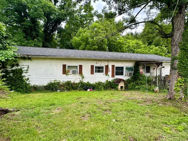 1523 Riverfront, Dandridge, TN 37725