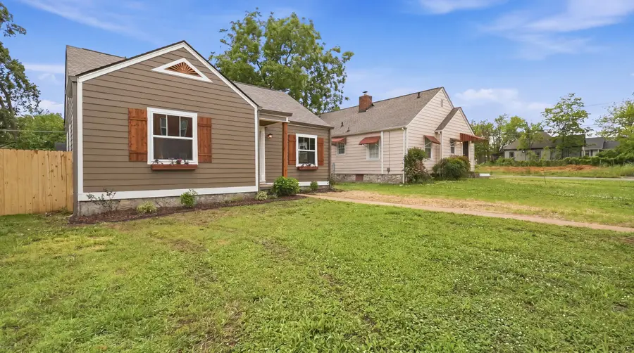 2202 Chamberlain Avenue, Chattanooga, TN 37404 - #3
