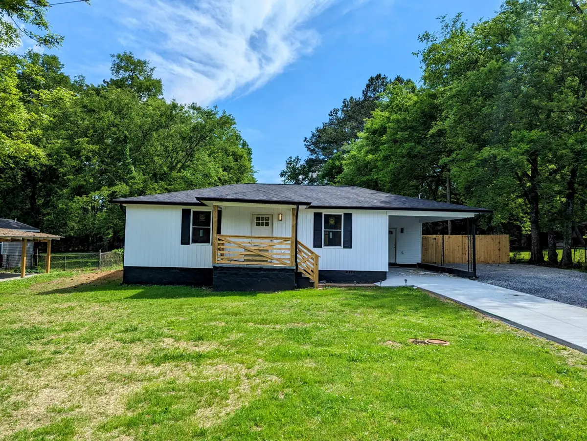 715 W James Avenue, Rossville, GA 30741 - #1