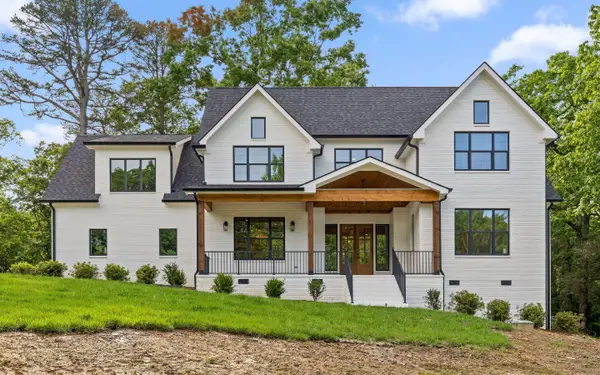1825 Sawyer Farms Lane, Signal Mountain, TN 37377