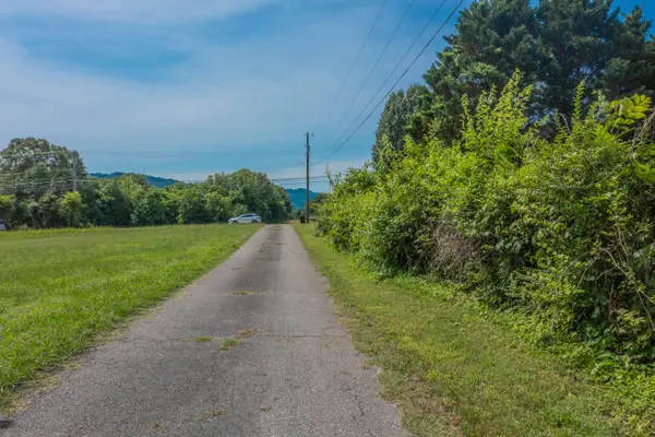 9527 E Brainerd Road, Chattanooga, TN 37421