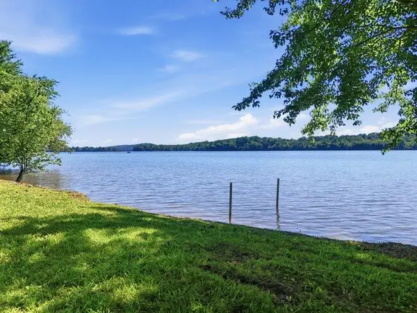 2863 New Lake Road, Spring City, TN 37381