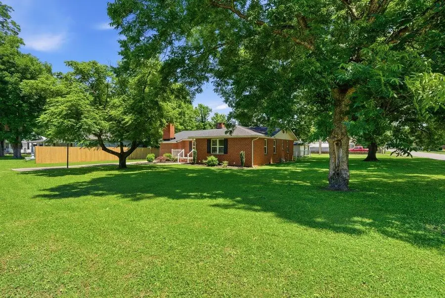 1819 Hamilton Avenue, South Pittsburg, TN 37380 - #3