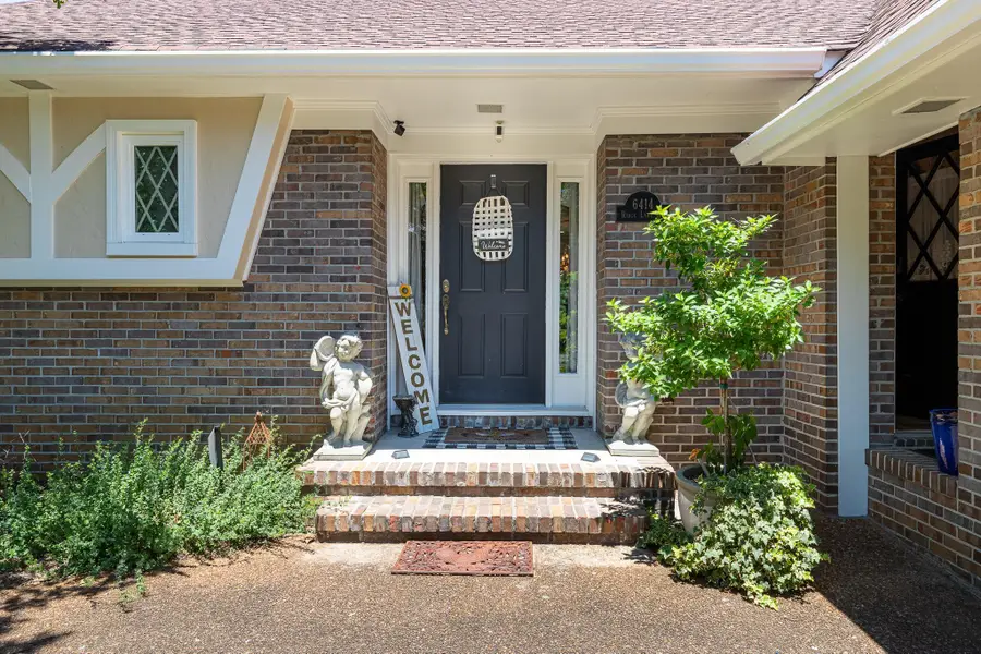 6414 Ridge Lake Road, Hixson, TN 37343 - #2