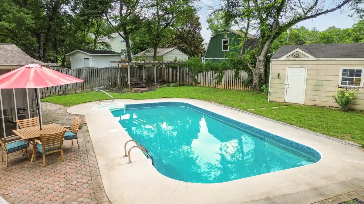 902 Sunset Avenue Nw, Cleveland, TN 37311 - #1