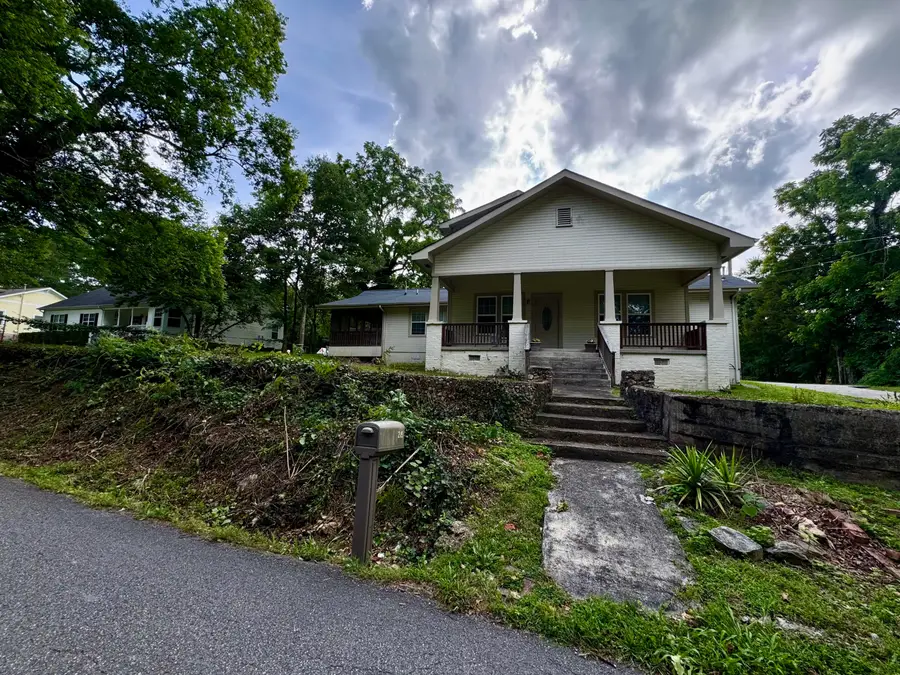 205 Wheeler Avenue, Chickamauga, GA 30707 - #3
