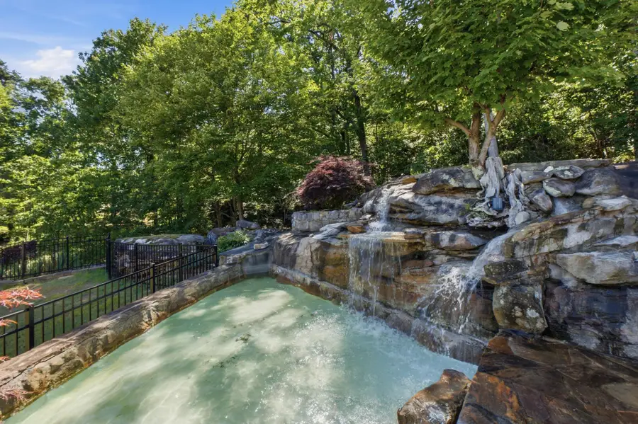 1019 Sandstone Terrace, Soddy Daisy, TN 37379 - #3