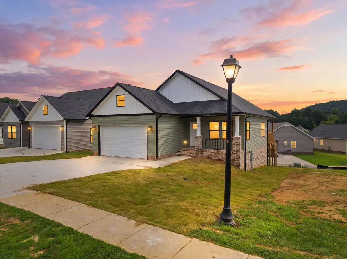 126 Washington Street, Dalton, GA 30721 - #1