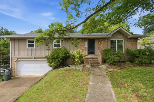 1504 Ridge Point Road, Hixson, TN 37343