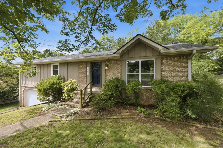 1504 Ridge Point Road, Hixson, TN 37343 - #2