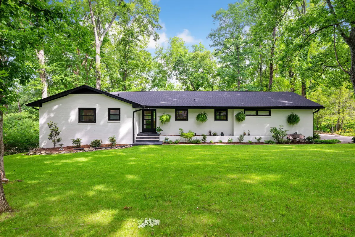 325 Arrow Drive, Signal Mountain, TN 37377 - #1